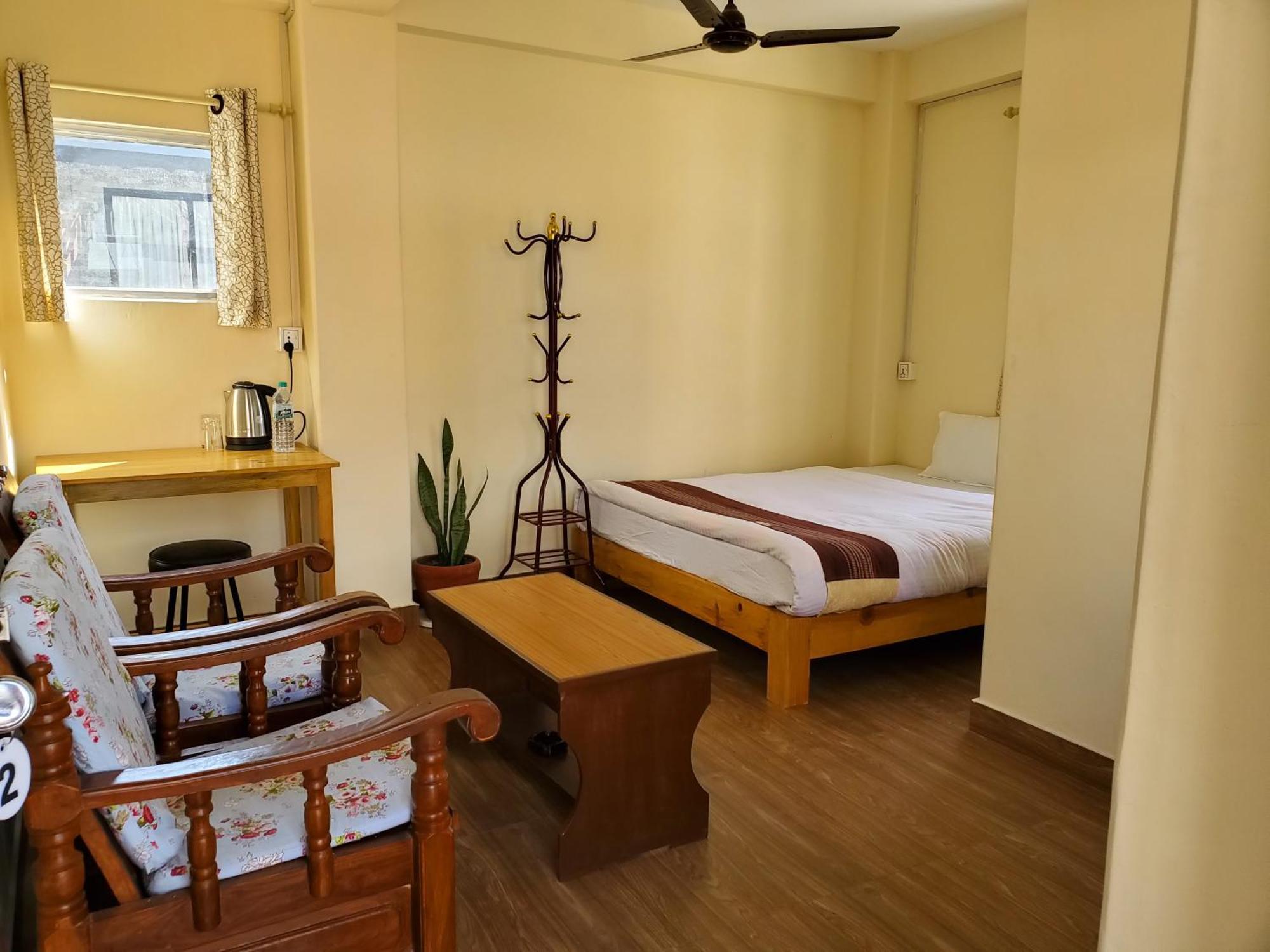 Santoshi Guest House, Pokhara Exterior photo