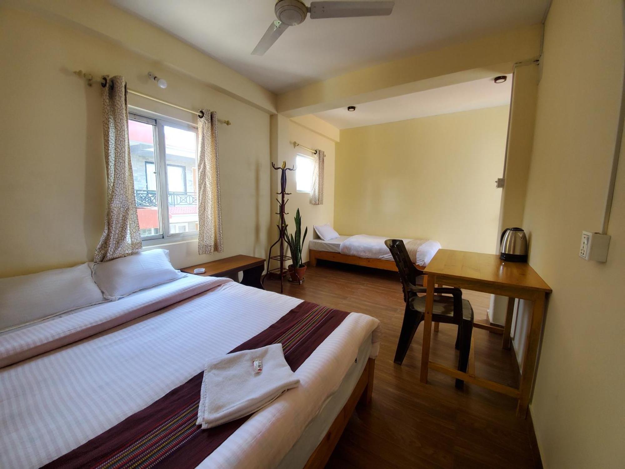 Santoshi Guest House, Pokhara Exterior photo
