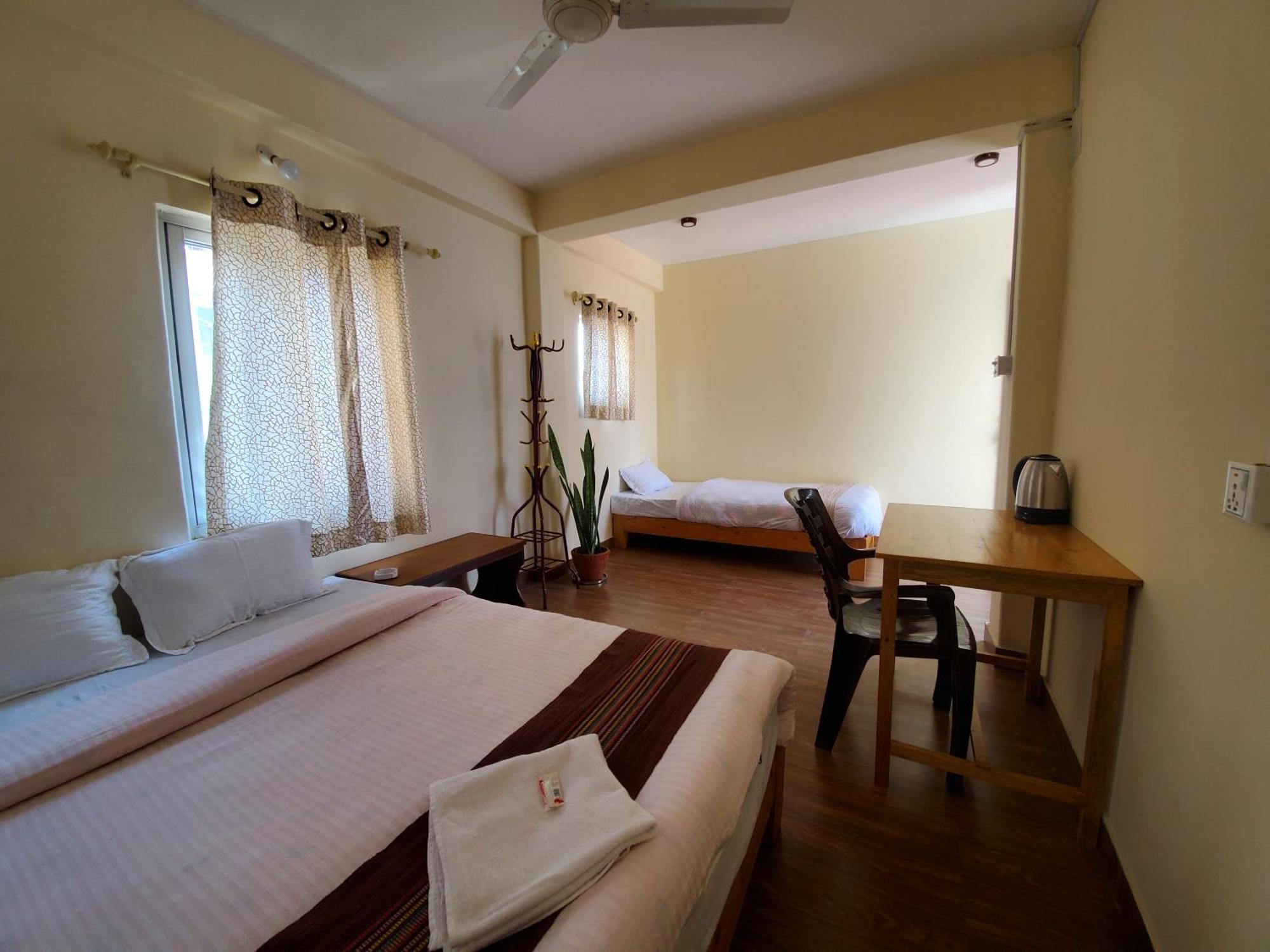 Santoshi Guest House, Pokhara Exterior photo