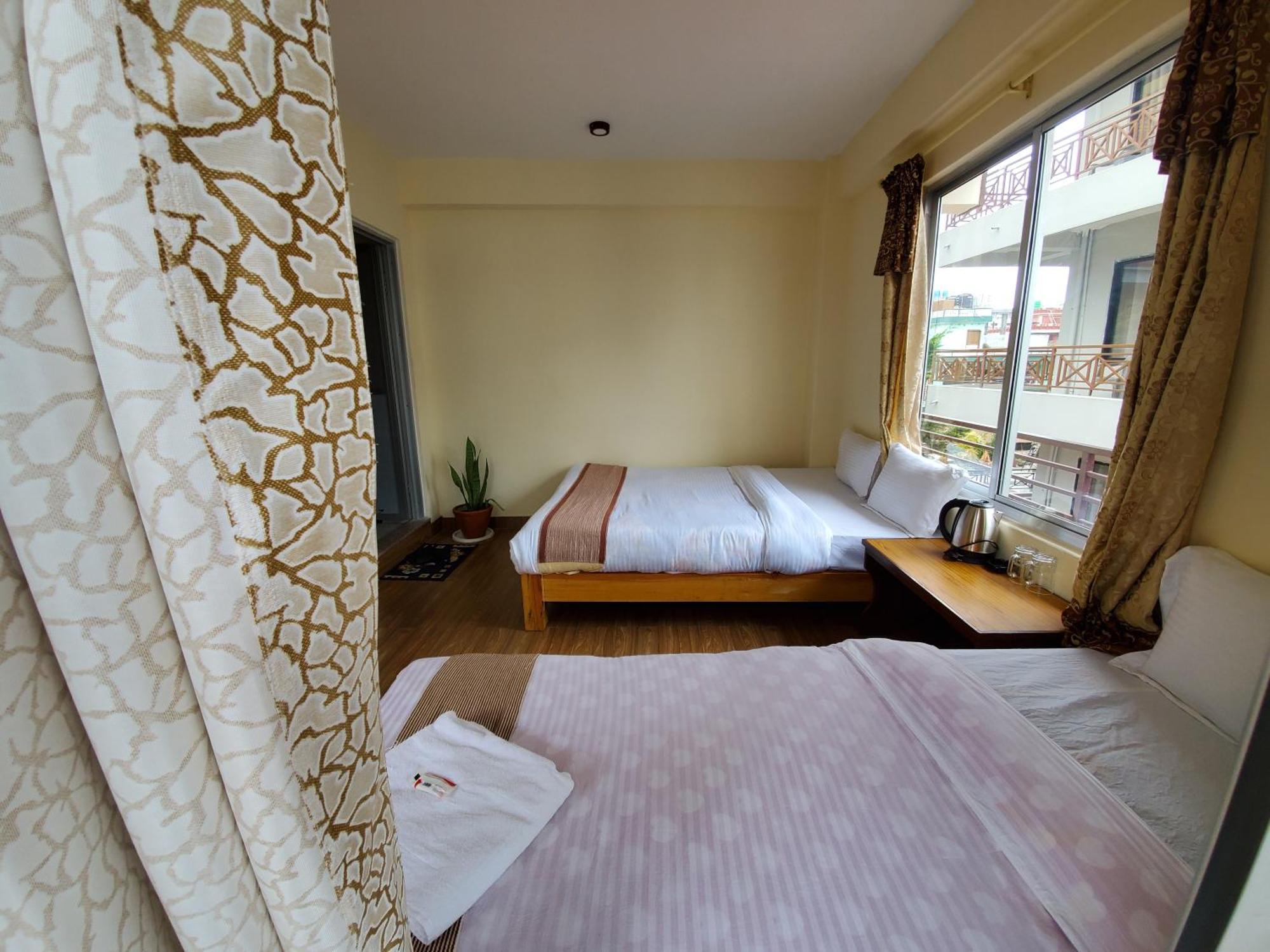 Santoshi Guest House, Pokhara Exterior photo