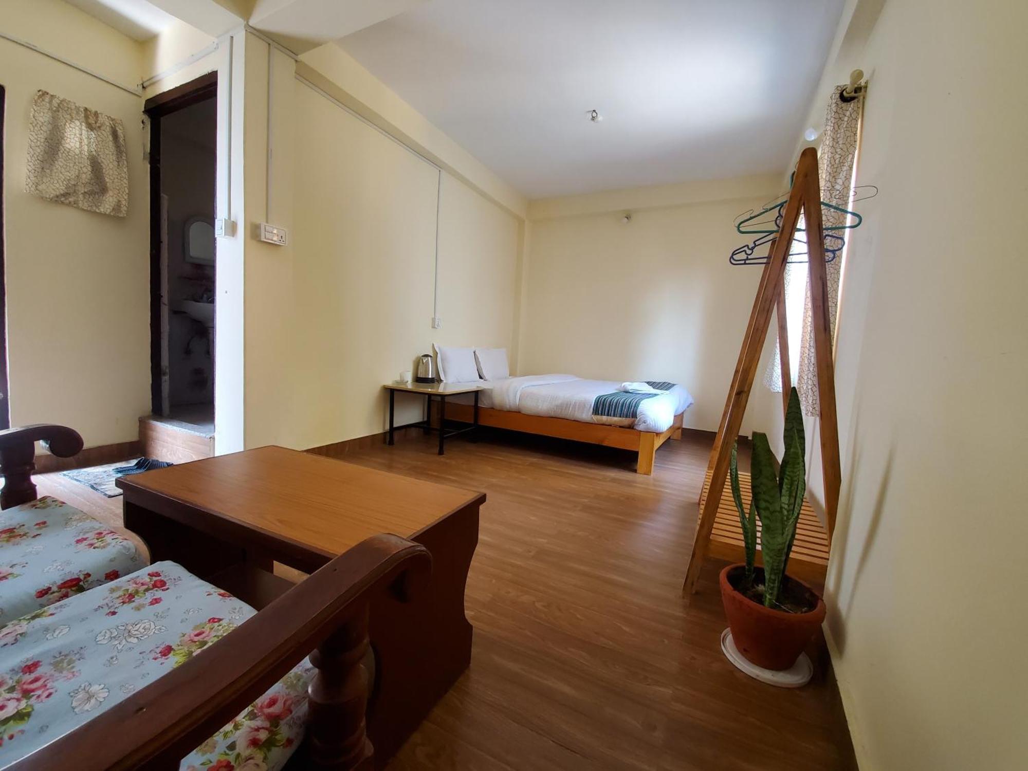 Santoshi Guest House, Pokhara Exterior photo