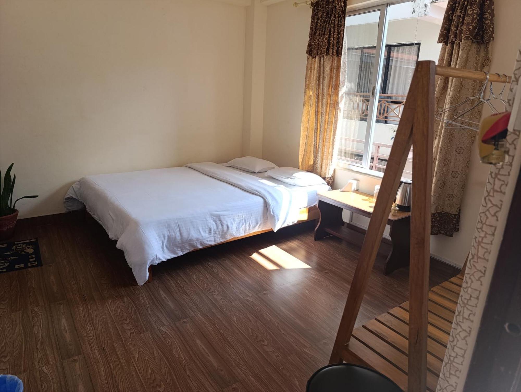 Santoshi Guest House, Pokhara Exterior photo