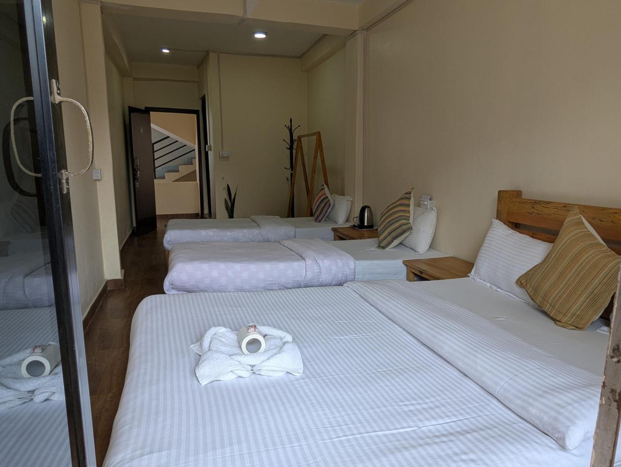 Santoshi Guest House, Pokhara Exterior photo