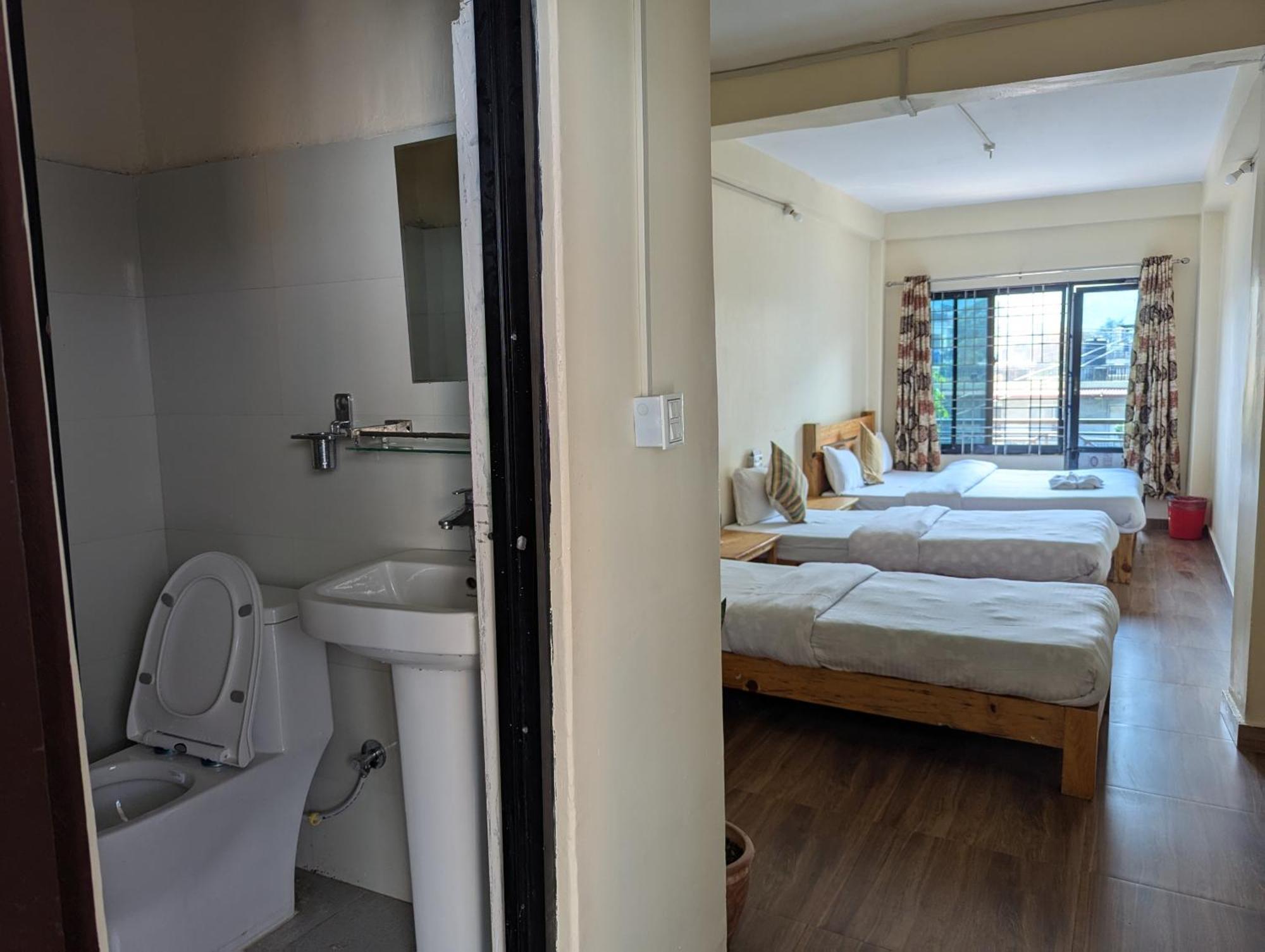Santoshi Guest House, Pokhara Exterior photo